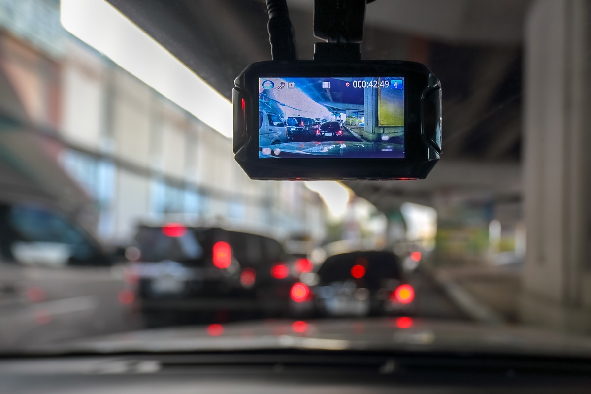 Does a Dash Cam Work When Your Car is Off? - Insure2Drive